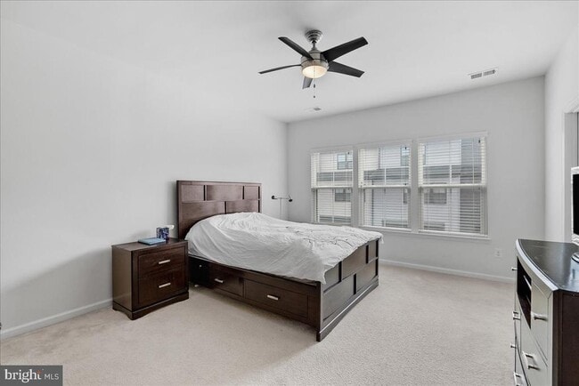 Building Photo - 43387 Charitable St