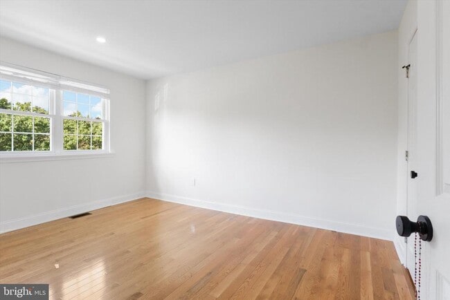 Building Photo - 7414 Pohick Rd