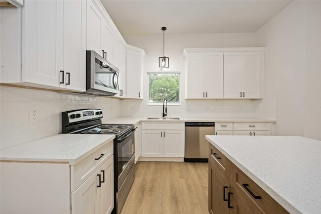 Building Photo - 309 Massachusetts St