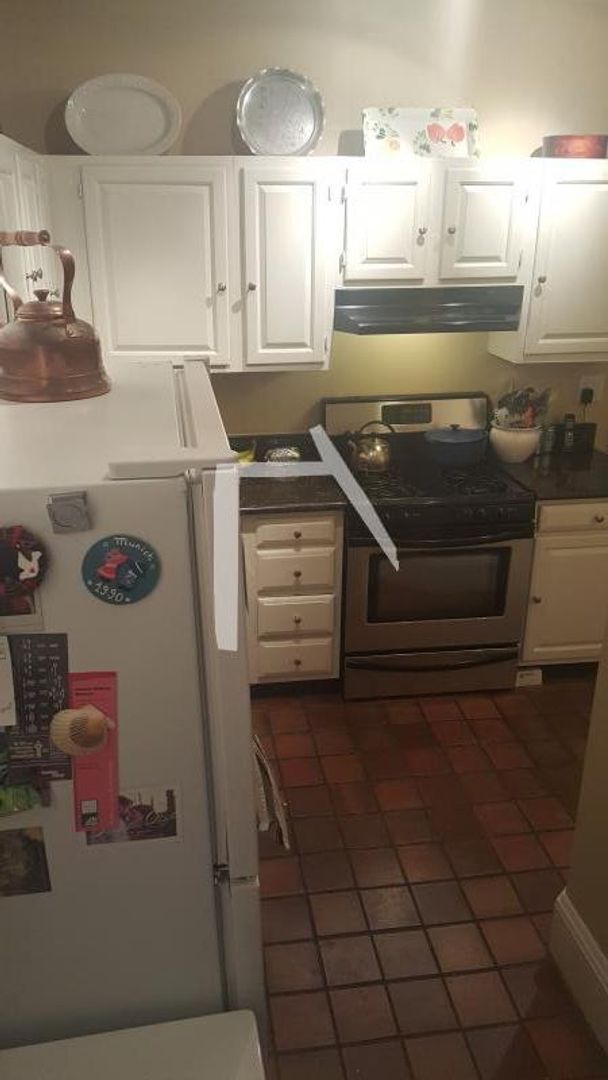 Building Photo - Fantastic Packards Corner Apt (No Undergrads, sorry!) w Laundry in Unit!  Exposed Brick, Ht and H...