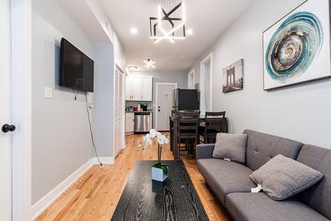 Building Photo - 1624 W Beach Ave