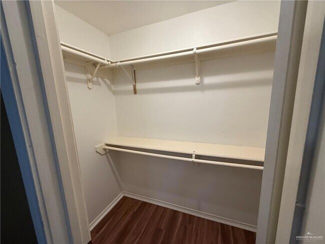 Building Photo - 3836 Frontier Dr