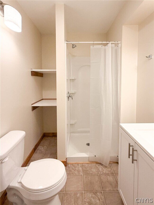 Building Photo - 1017 White Pl