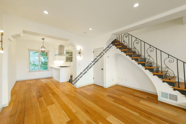 Building Photo - 31 Excelsior Ct