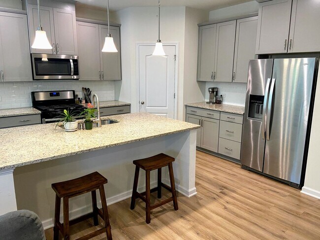 Building Photo - Spacious 2bd/2ba Ranch Style home with impressive club amenities located in Ellis Crossing