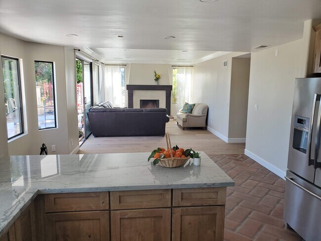 Building Photo - 10021 Resmar Ct