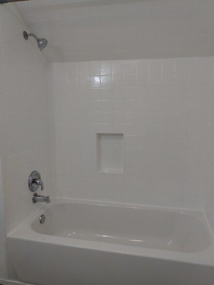 Building Photo - 4413 Floral Ave