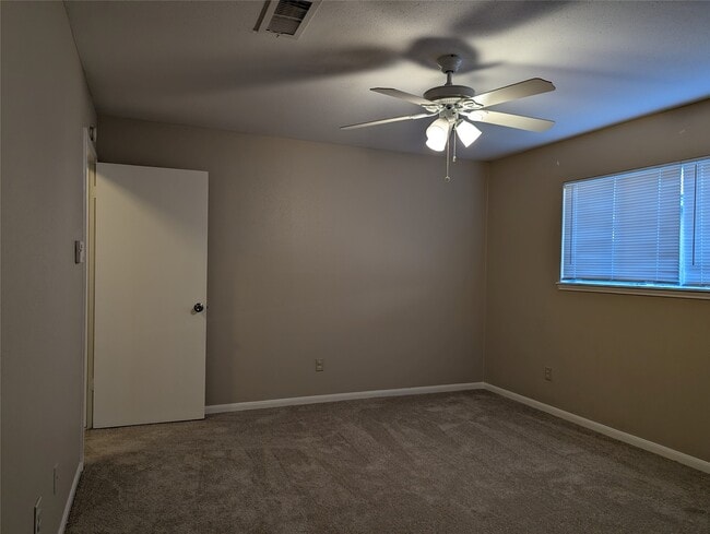 Building Photo - 1810 Mustang Springs Dr