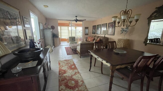 Building Photo - 14623 Bonaire Blvd