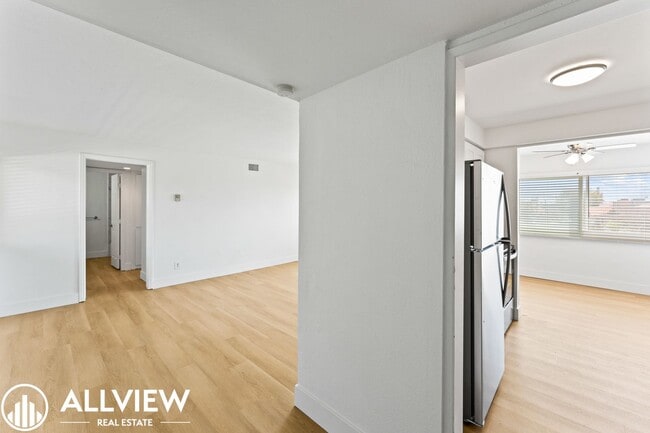 Building Photo - Newly Renovated 1 Bed / 1 Bath in Gated El Segundo Community – Pool, Gym, Parking & Prime Location