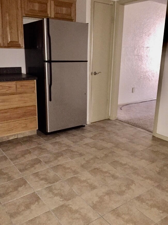 Building Photo - 4433 N Stanton St