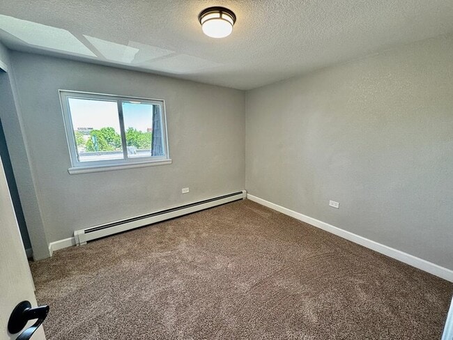 Building Photo - Look no further! newly remodeled 2 bed centrally located