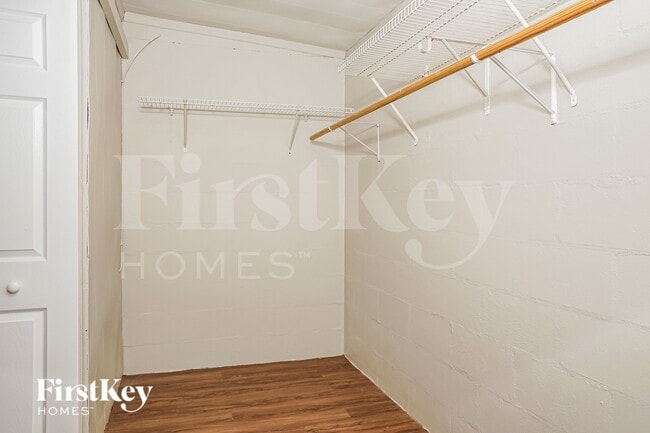 Building Photo - 1633 Hayworth Rd