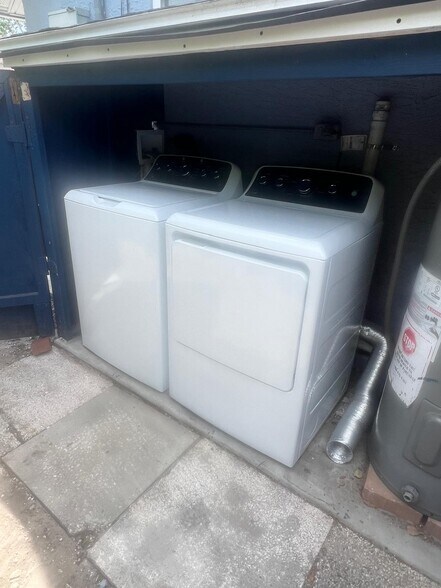 Building Photo - 1515 Sadlon Ave