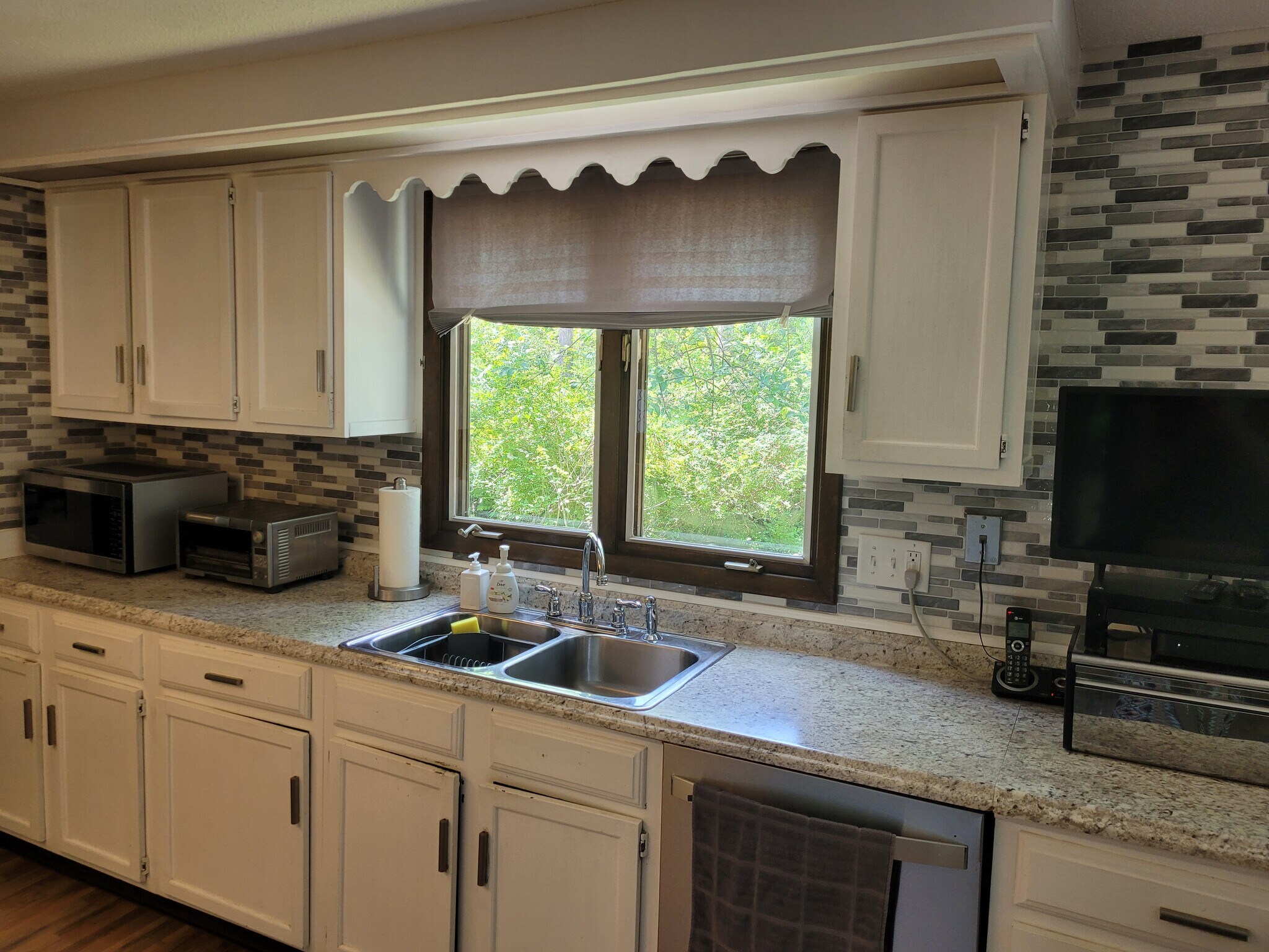 Building Photo - 70 Twilight Ln