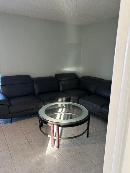 Building Photo - 8921 Blind Pass Rd