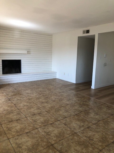 Building Photo - 1100-1108 E Lexington Ave