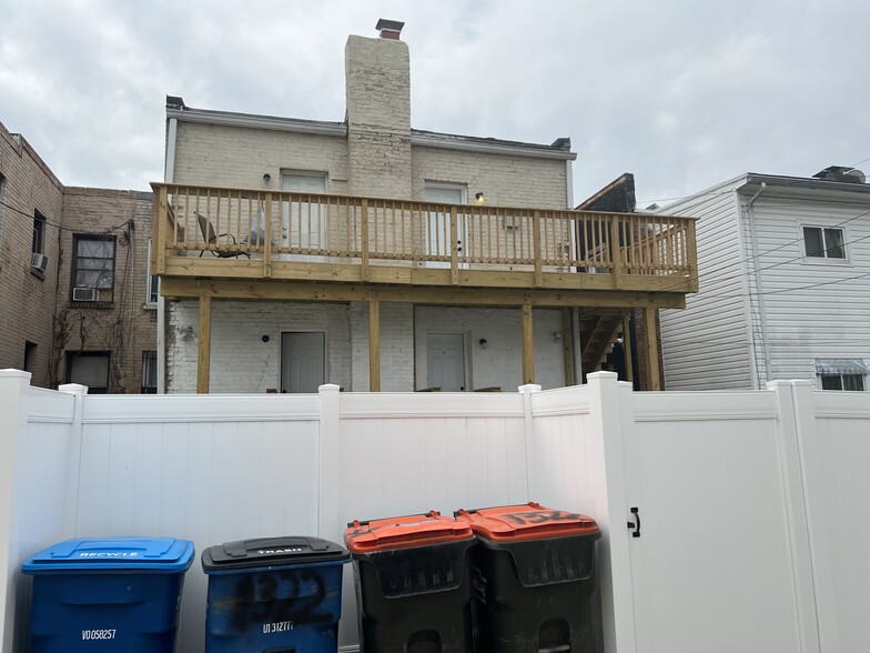 Building Photo - 1322 T St SE
