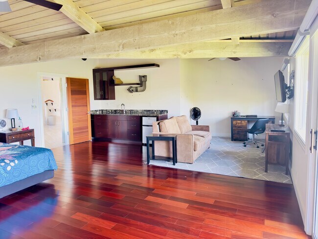 Building Photo - 904 Kupulau Dr