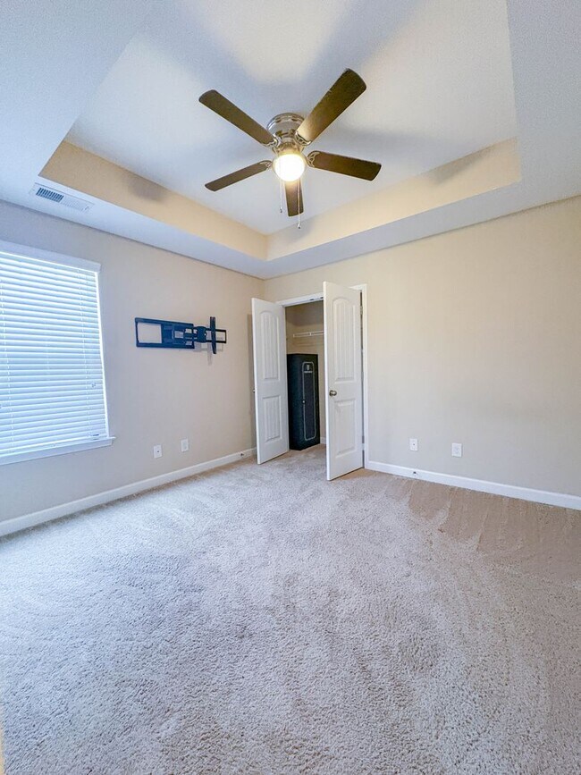 Building Photo - 829 Bellingham Way