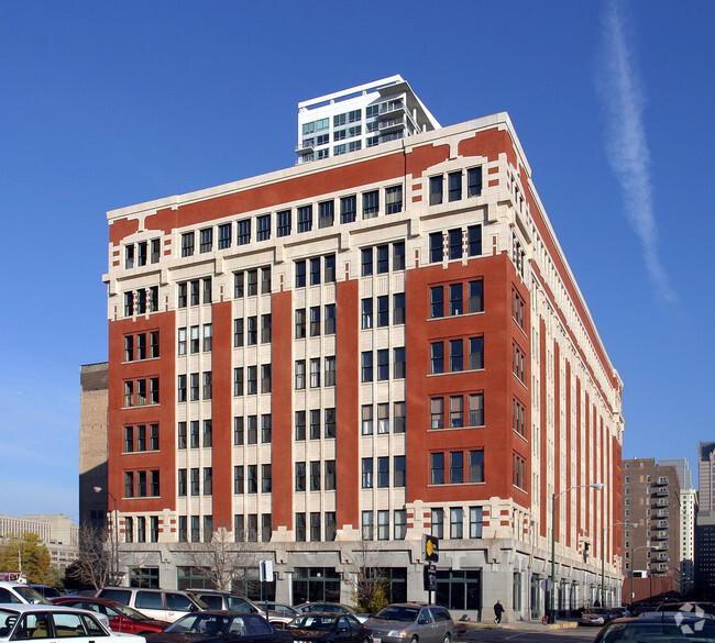 Building Photo - Polk Street Station