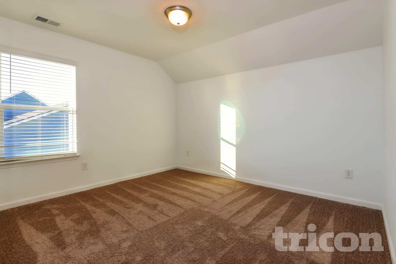 Building Photo - 420 Freeport Wy