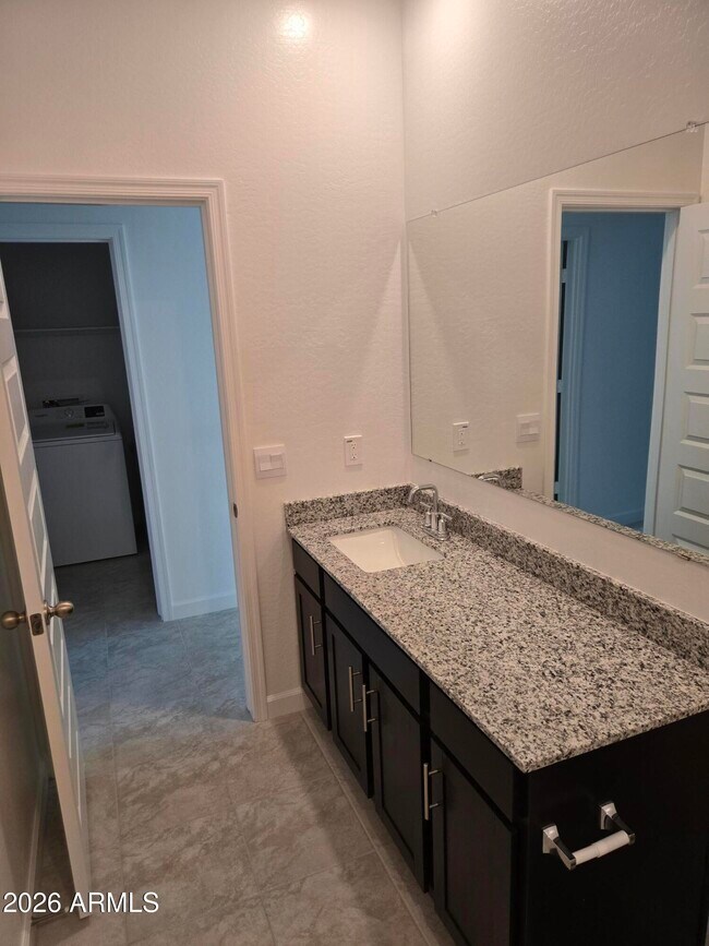 Building Photo - 5447 E Axle Ave