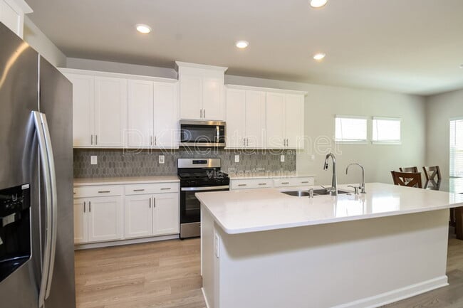 Building Photo - 177 Water Oak Wy