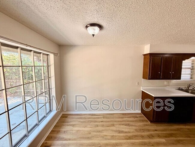 Building Photo - 1208 Beano Bend