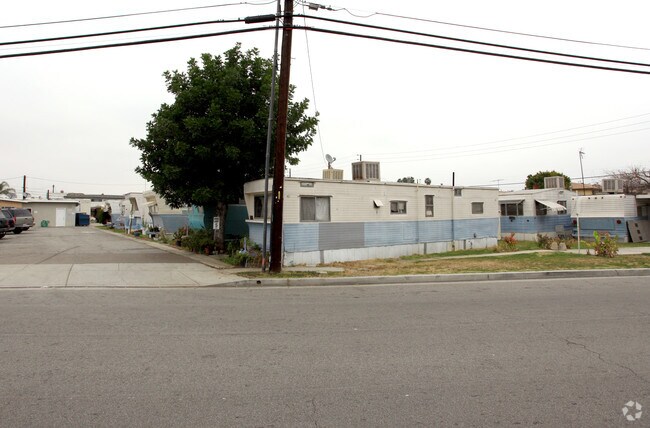 Building Photo - Flora Vista Trailer Park