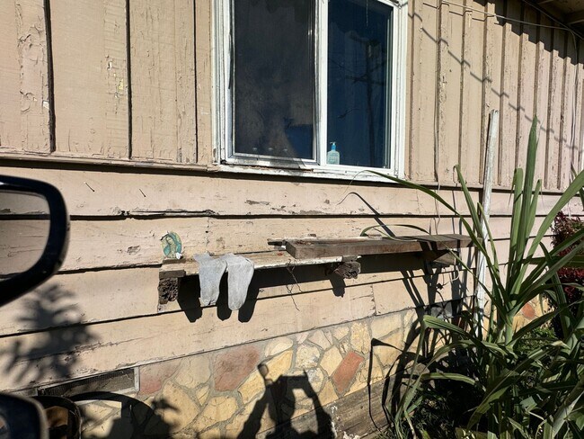 Building Photo - La Habra Duplex