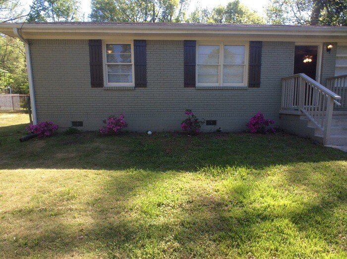 Building Photo - 2892 Horse Shoe Dr