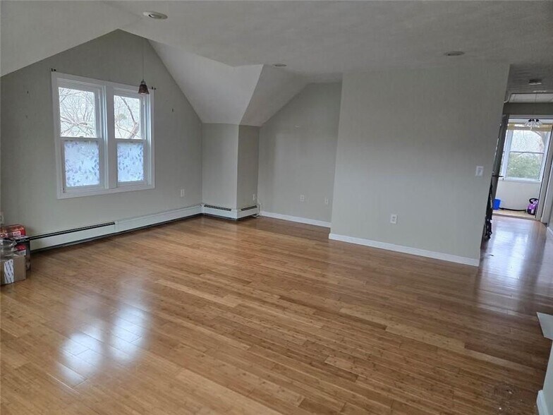 Building Photo - 25 Andrews Ave