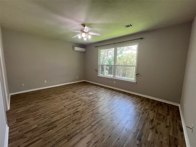 Building Photo - 11718 Short Trail Ln