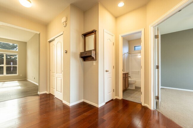 Building Photo - Move in ready home on Kettle Drum