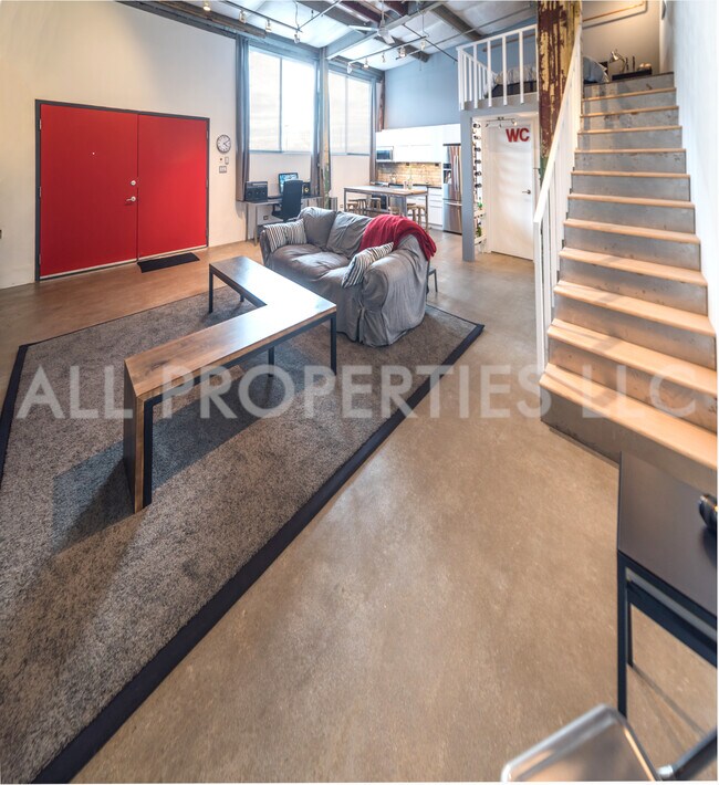 Building Photo - 3377 Blake St