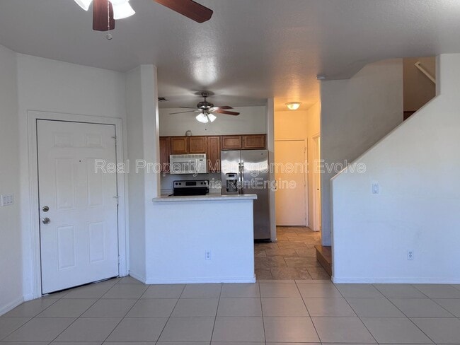 Building Photo - 3734 W Oregon Ave