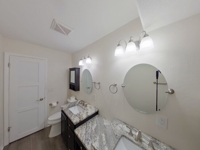 Building Photo - 3534 W 11th St N