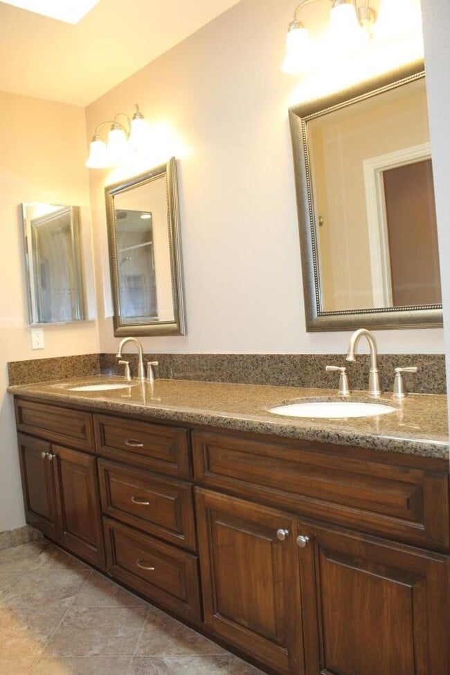 Building Photo - 3Bed/2Bath Upgraded Home off Mira Mesa Blvd~ Lepus