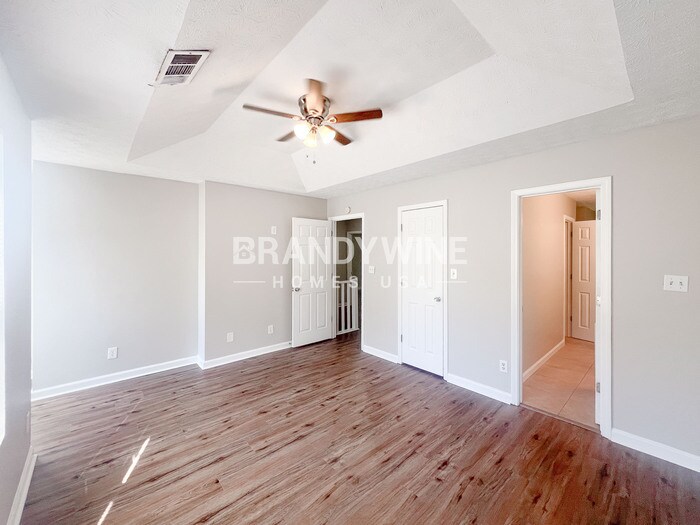 Building Photo - 627 Stonemill Manor