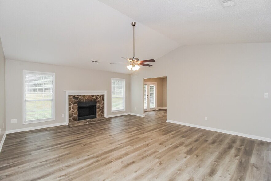 Building Photo - 3901 Old Villa Ct