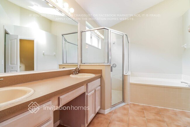 Building Photo - 8944 Southbay Dr