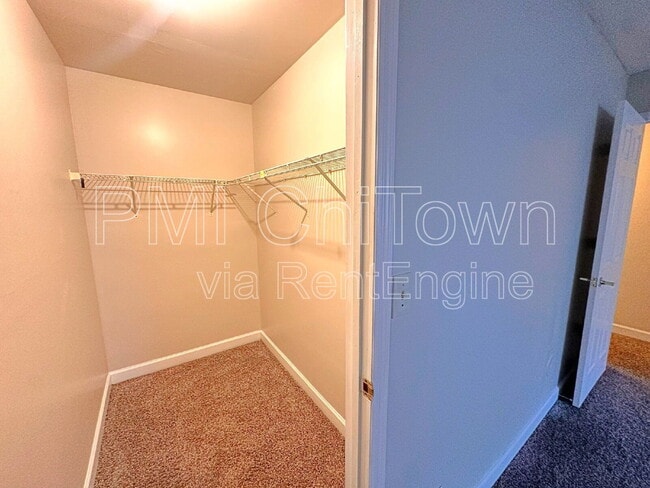 Building Photo - 8 Gant Cir