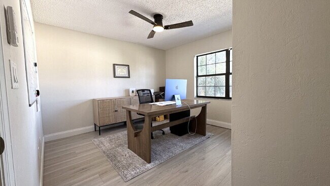 Building Photo - 910 Big Tree Rd