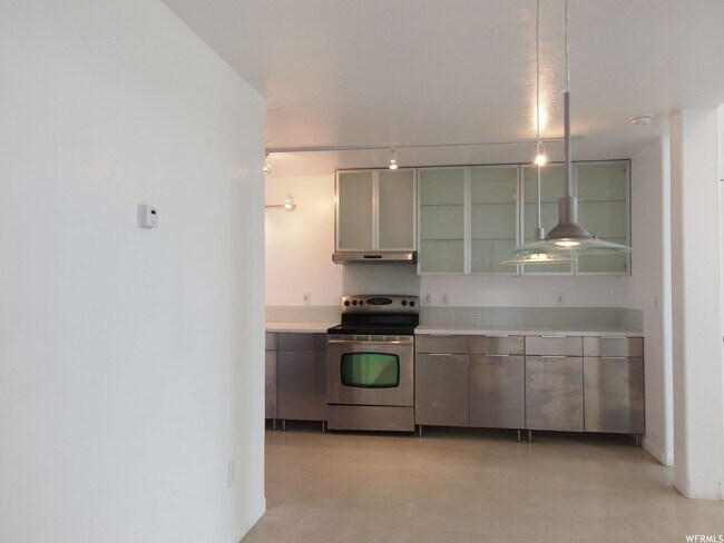 Building Photo - 430 Aspen Dr