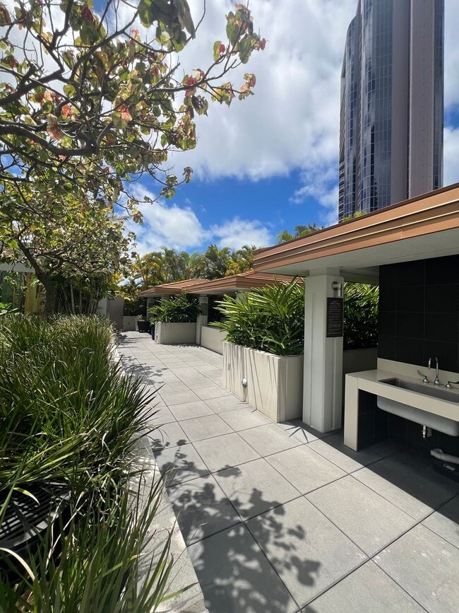 Building Photo - Furnished 2 bedroom, 2 bath 2 parking at The Collection!