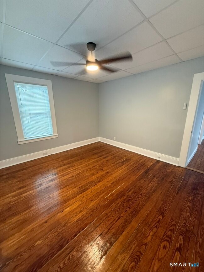 Building Photo - 319 Delavan Ave