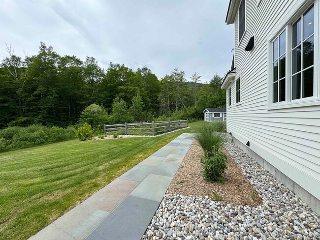 Building Photo - 81 Pine Tree Ln
