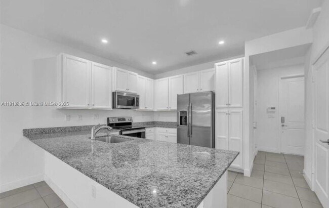 Building Photo - 10933 SW 235th Ln