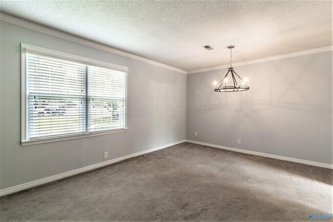 Building Photo - 1201 Aldridge Dr SE